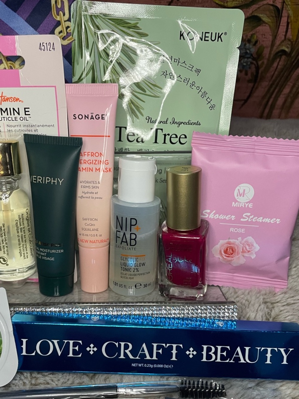 17-Piece Assorted Beauty Bundle - Picture 5 of 9